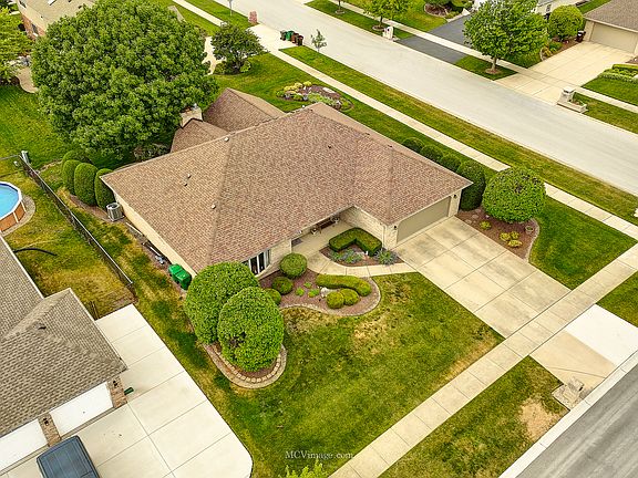 2nd image of 18000 Pelican Dr