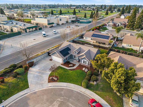 3rd image of 4842 W Country Court