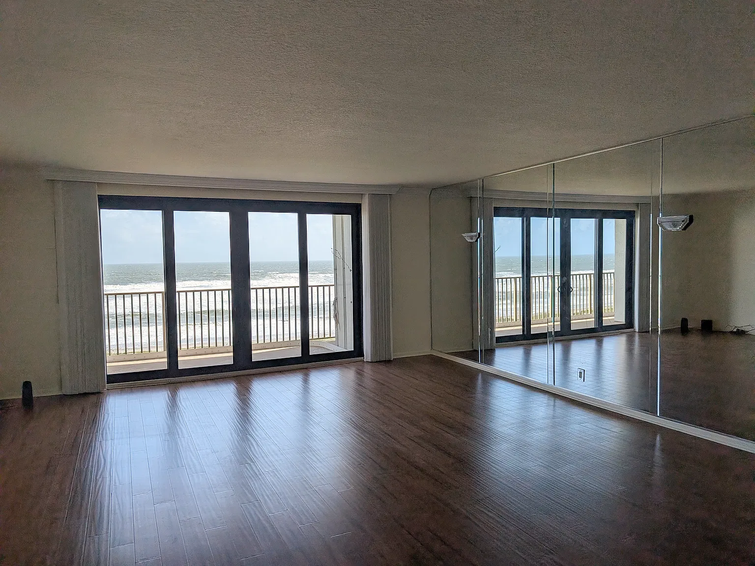 2 bed, 1768 sqft, $3,300 — Photo 3