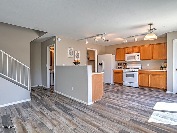 4th image of 3147 W Treece Way