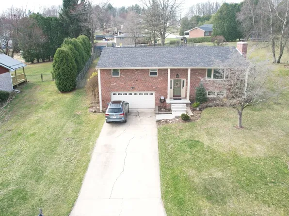 2774 Melloney Ln, Indiana, PA 15701