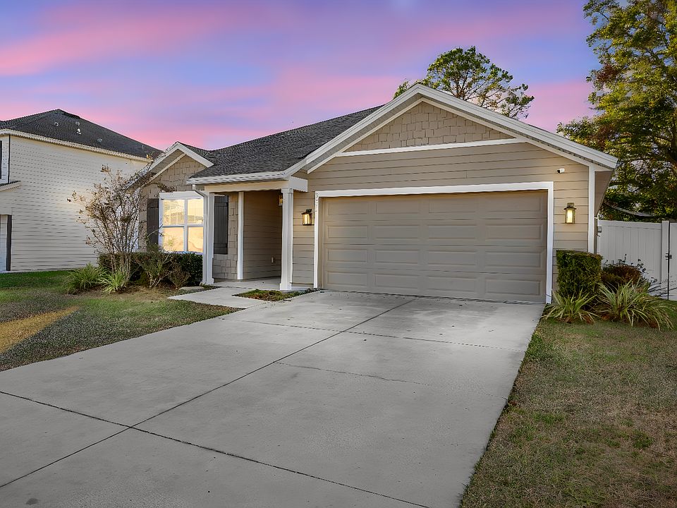 1st image of 896 NW 253rd Dr