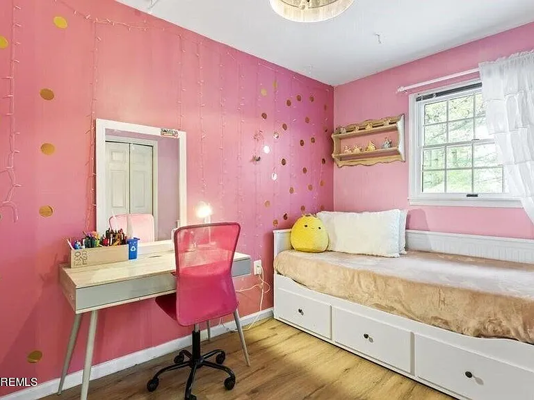 15 Weller Pl — Photo 16