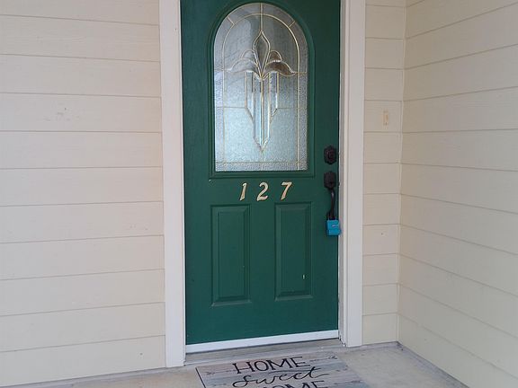 3rd image of 127 W Persimmon Dr