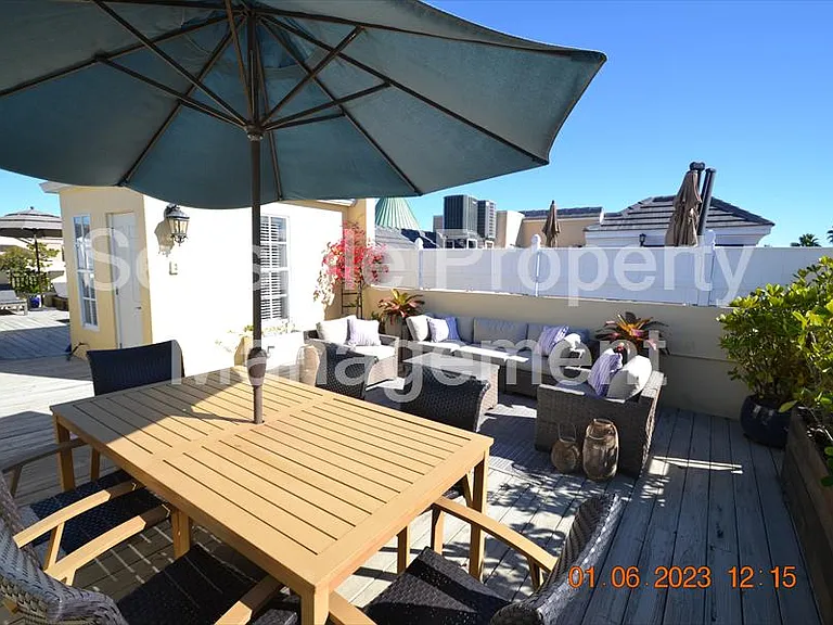 2405 Victoria Gardens Ln — Photo 11