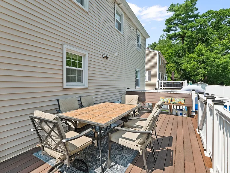 Algonquin Dr — Photo 39