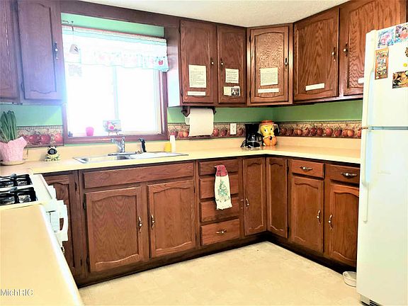 4th image of 6153 W Pinehurst Ave