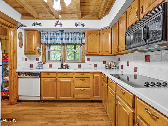4th image of 16 Bingham Way