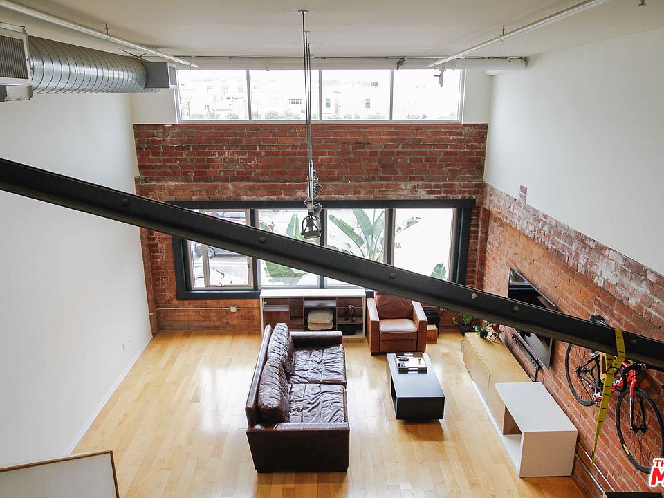 1st image of 120 S Hewitt St #13
