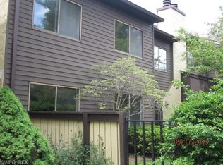 657 Hampton Ridge Dr, Akron, OH 44313