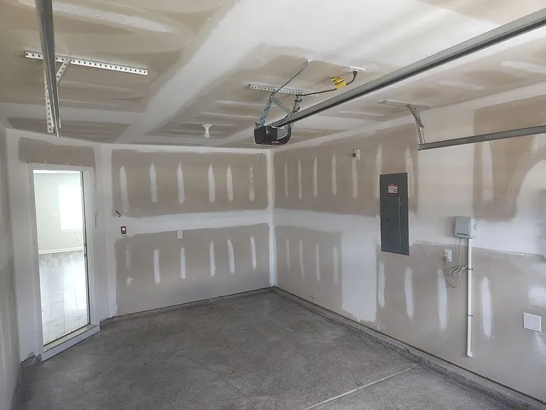 405 Eclipse Ln — Photo 34