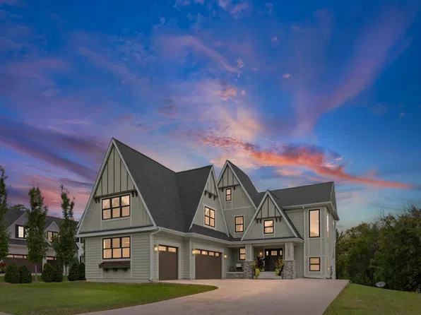 1070 Old Long Lake Rd, Wayzata, MN 55391