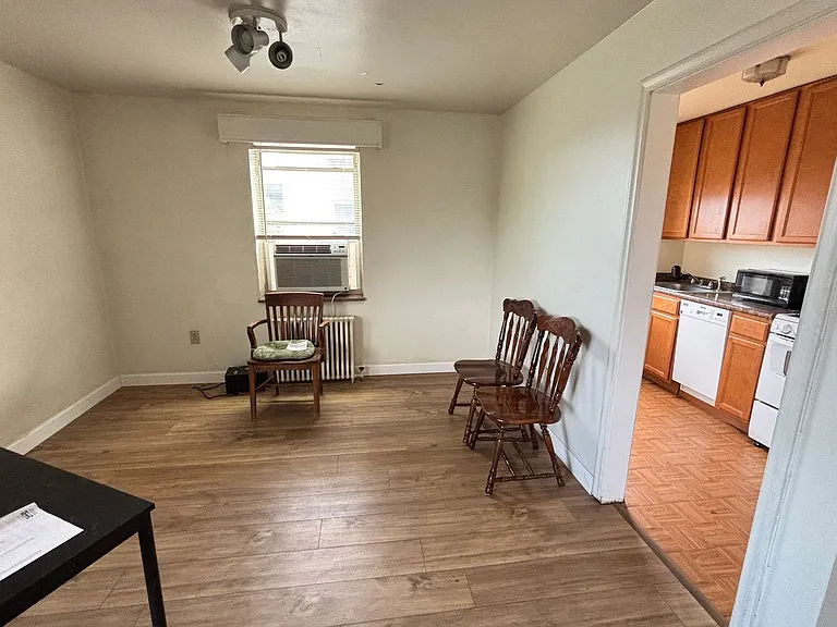 5600 5th Ave — Photo 135