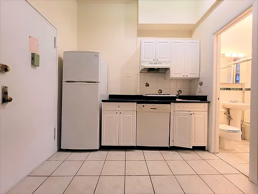 Rented by Gold & Appel Realty Corp | media 9