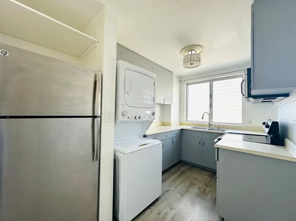 1555 Pohaku St, Honolulu, HI