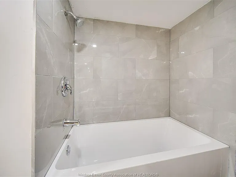 1715 Alexis Rd #LOWER — Photo 24