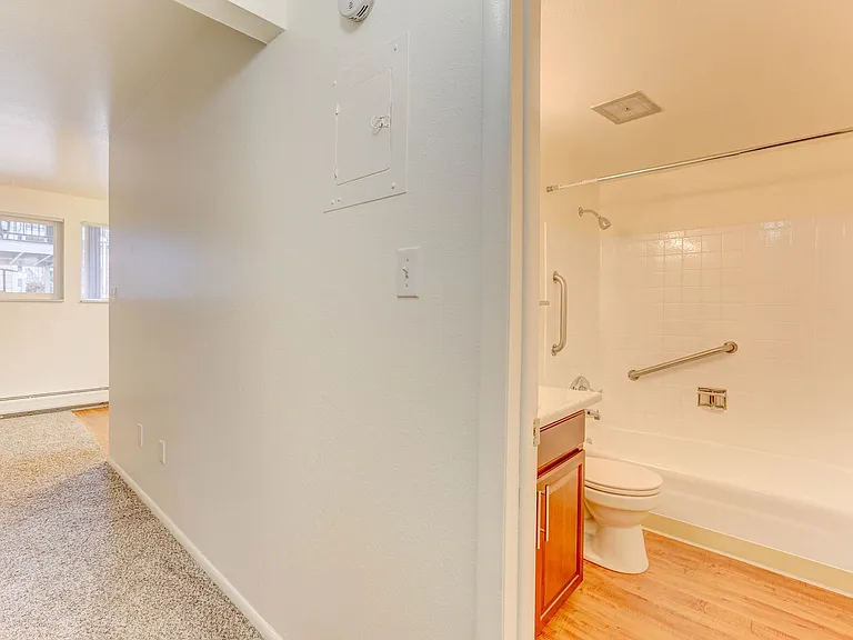 Heritage Apartments — Photo 25