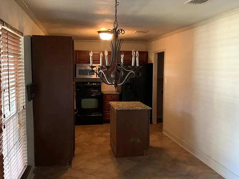 1031 Woodshire Cir — Photo 16