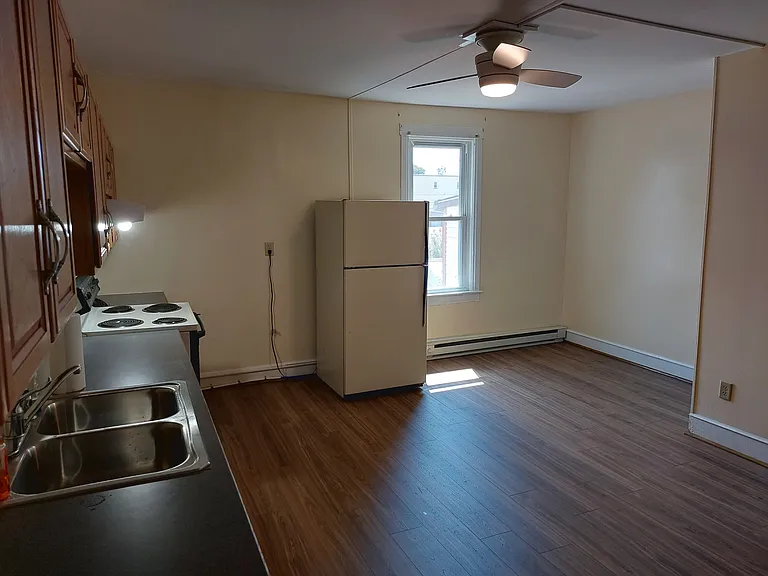 209 Lincoln Way E — Photo 14