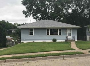 1785 Chaney Rd, Dubuque, IA 52001