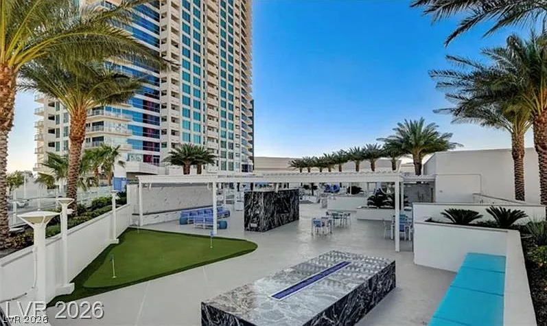 2 bed, 2.0 bath, 1100 sqft, $2,545 — Photo 2