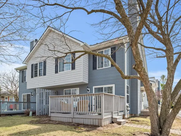 208 Maple St APT C, Sugar Grove, IL 60554