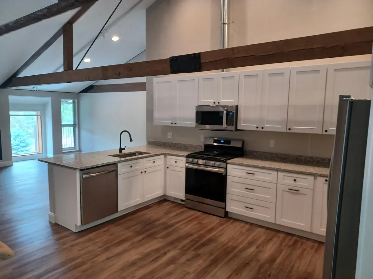 Building Photo - 28010 Meadow Dr #201
