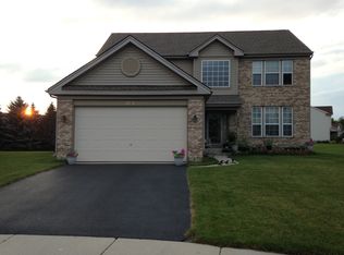 2702 Westwood Cir, Carpentersville, IL 60110