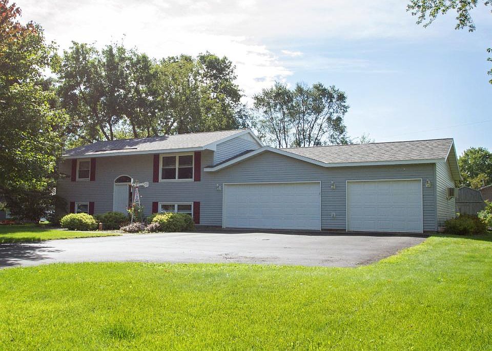 1st image of 806 Cumming Ln