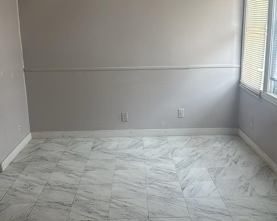 1st image of 4672 Grindley Park St