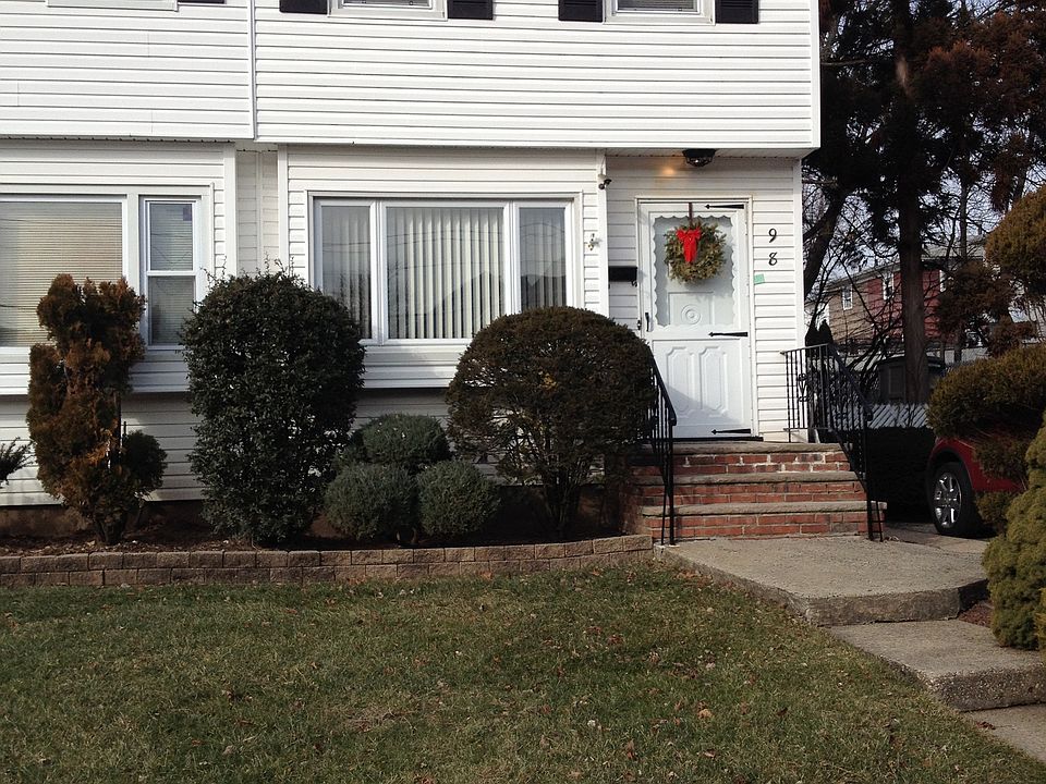 1st image of 98 Van Brunt St