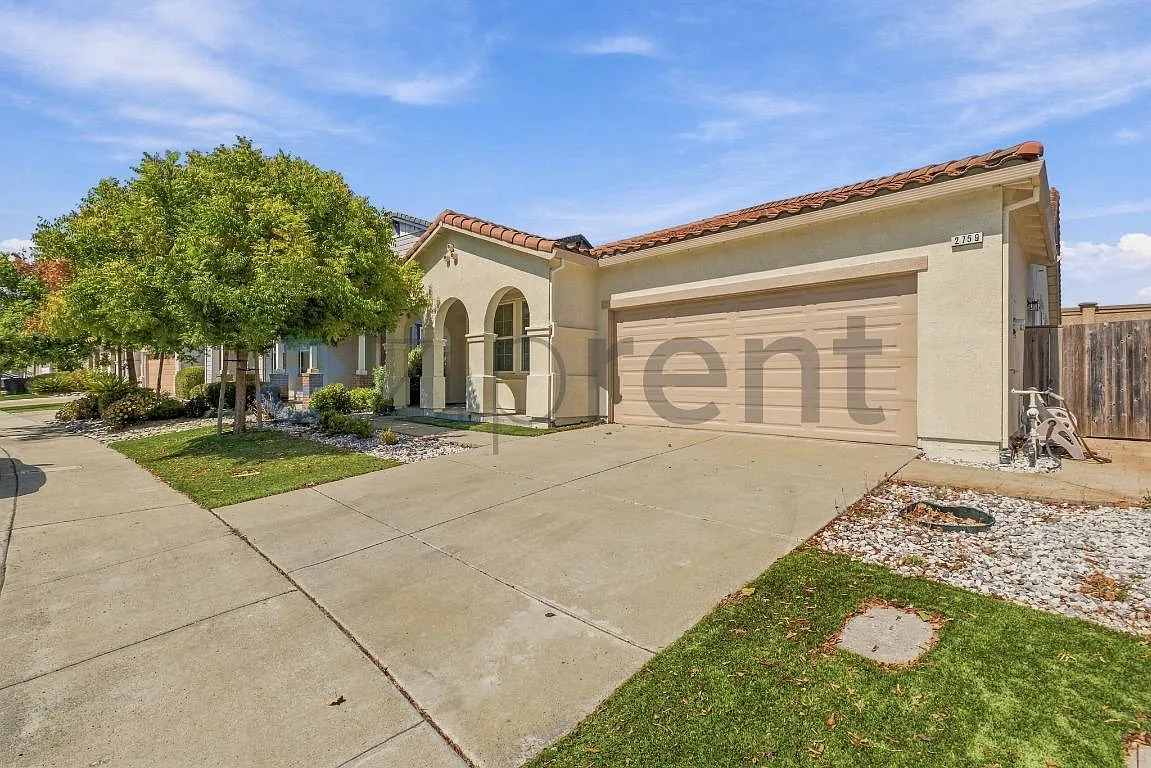 4 bed, 1964 sqft, $4,500 — Photo 1
