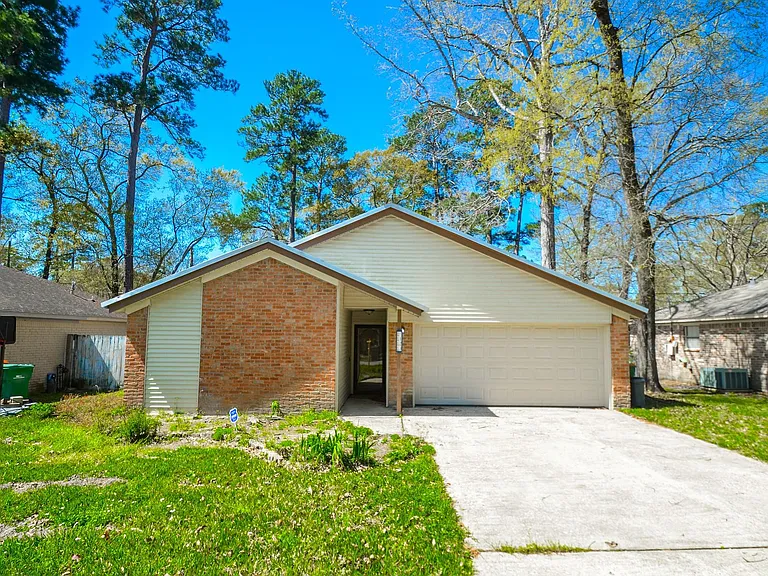 123 Cypress Ln — Photo 3