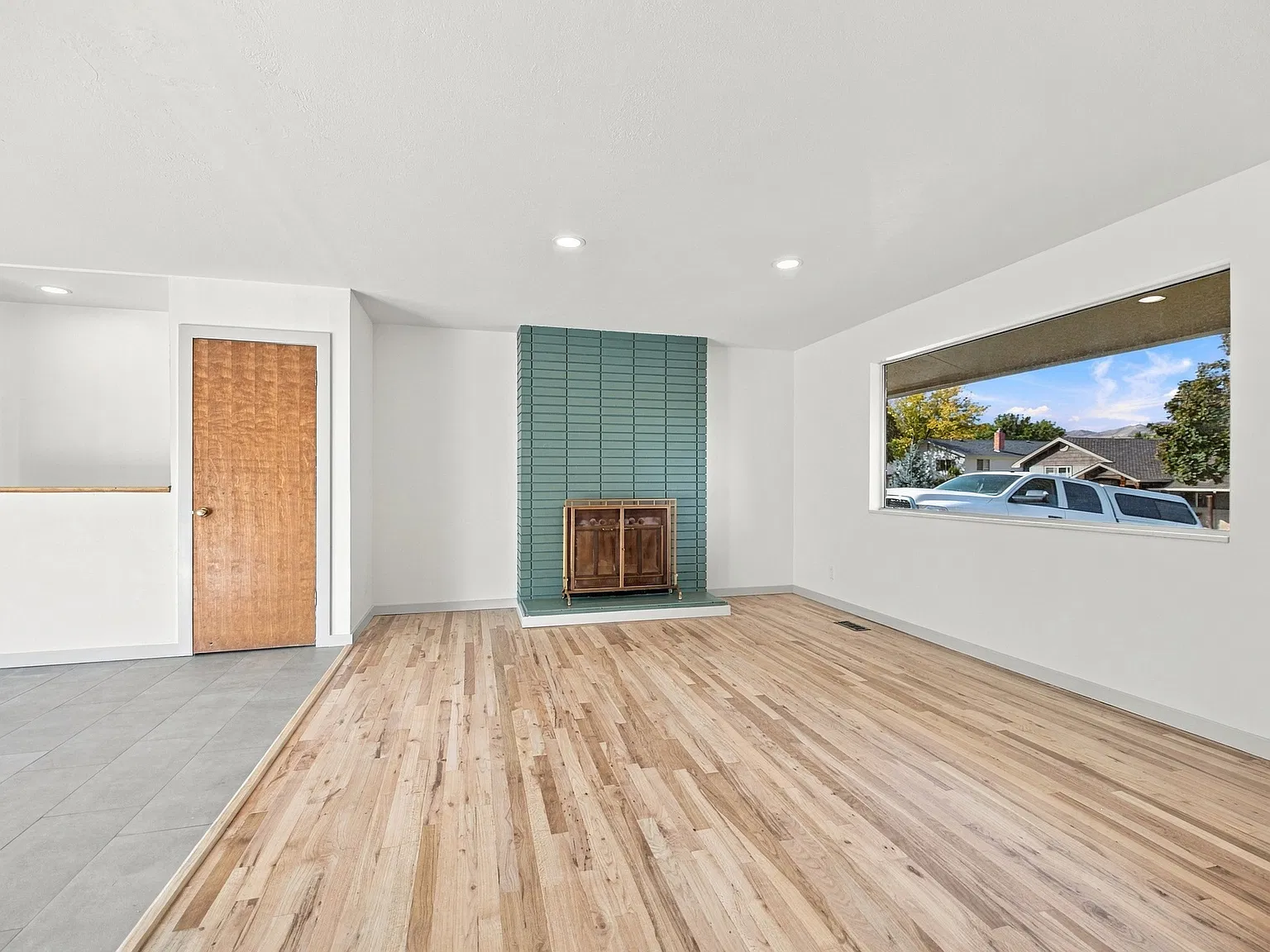 5 bed, 2444 sqft, $2,600 — Photo 3