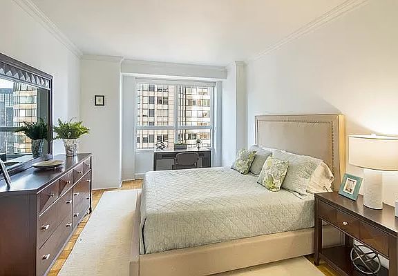 4th image of 146 W 57th St APT 56E