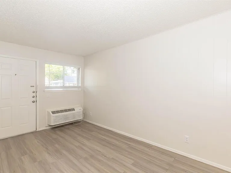 4100 Avenue A #106 — Photo 3