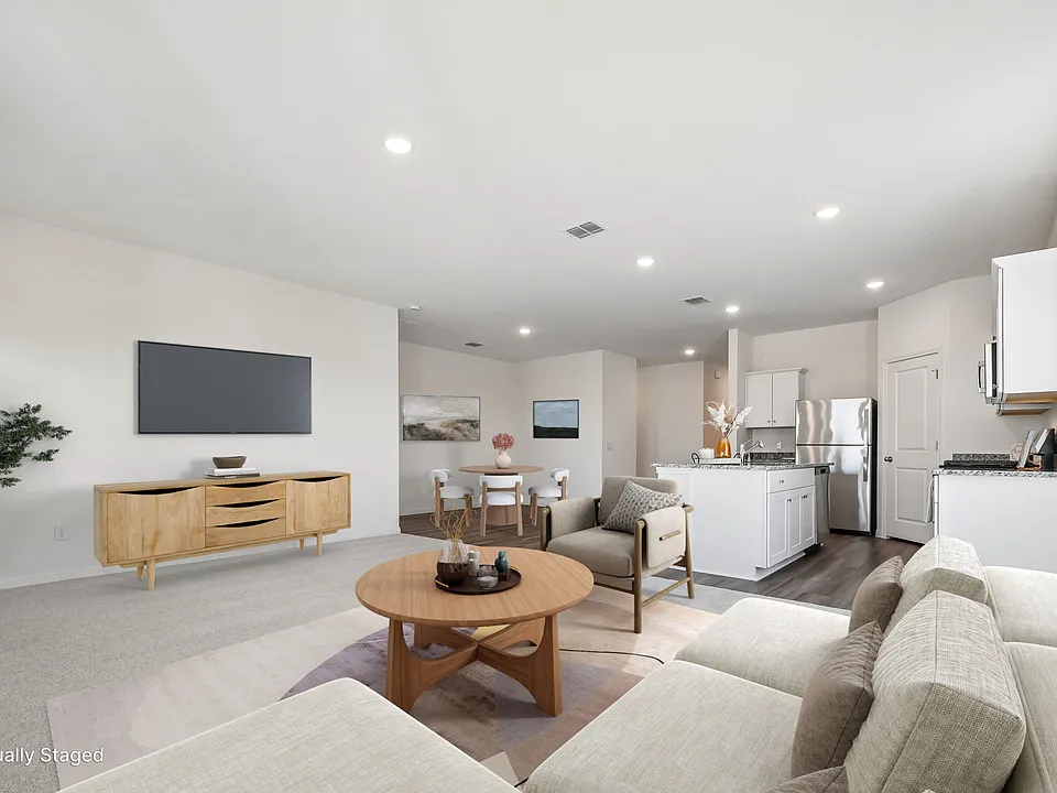 1305 Morris Loop