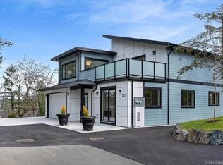 227 Heddle Ave, View Royal, BC V9B1T9