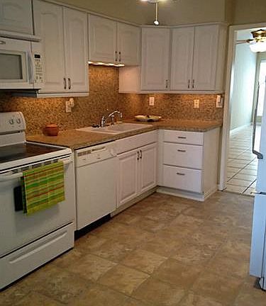 5th image of 10811 Greenwillow Dr