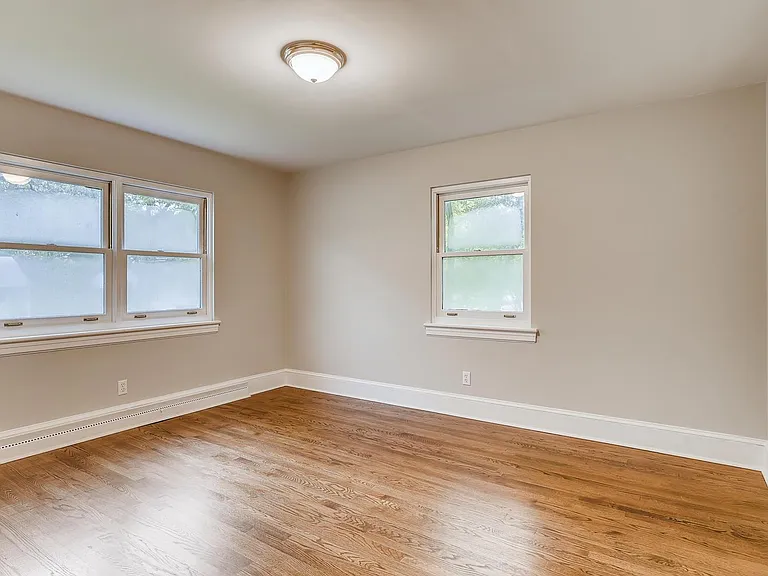 1214 Knox St — Photo 7