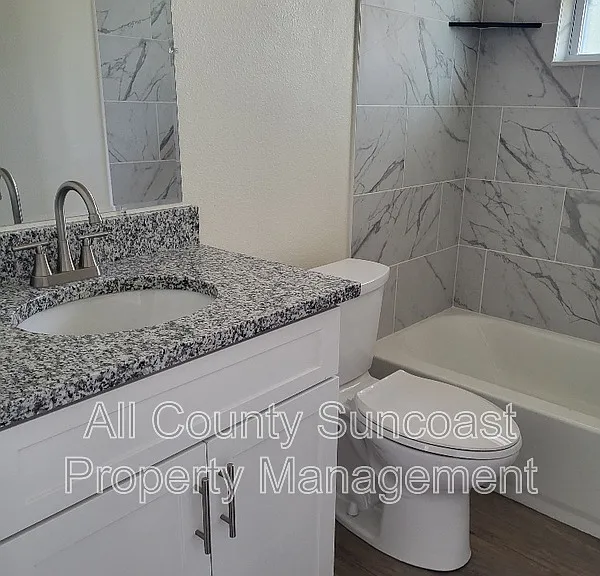 648 16th Ln — Photo 10