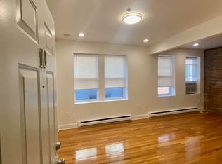 6 Cleveland Pl #4R, Boston, MA 02113