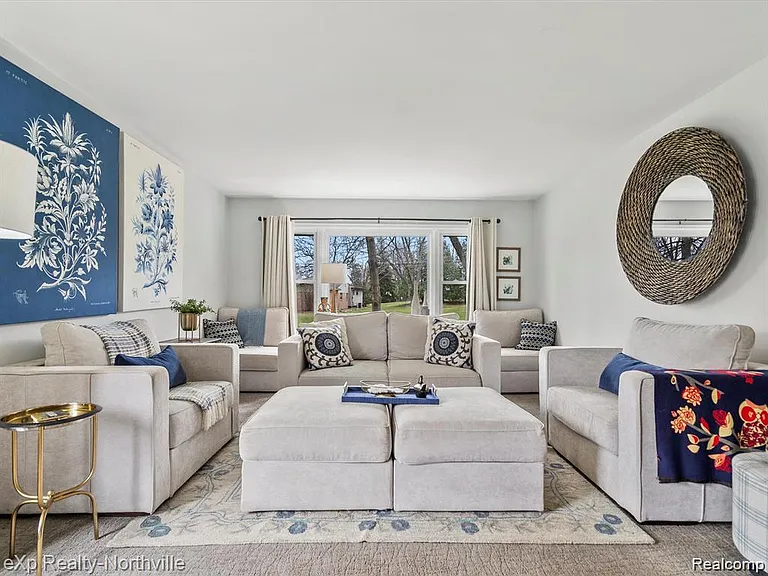 38205 Connaught Dr — Photo 27