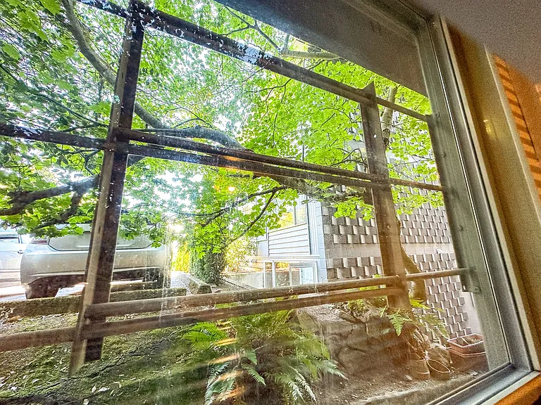 Regis Apartments — Photo 14