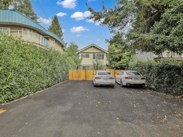 866 Finlay St, White Rock, BC V4B 4K2