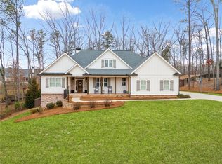 113 Brookfield Ct SE, White, GA 30184