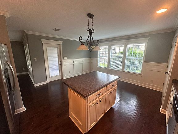 3rd image of 4089 Silver Glenn Dr