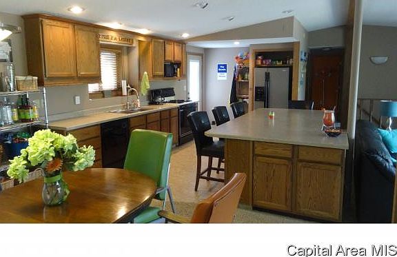 5th image of 31 Parkwood Cir