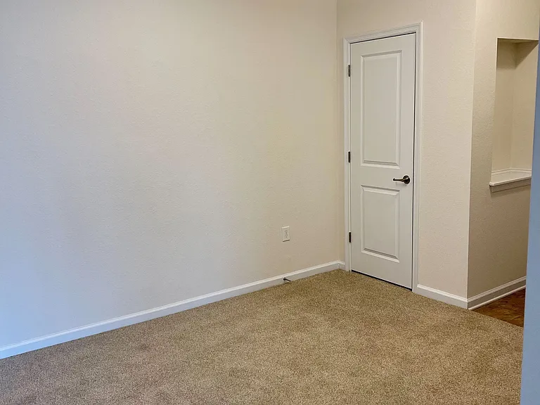 Belmont at Tryon Apartments — Photo 184