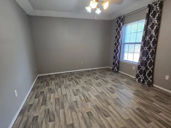 5221 Wild Horse Ct, Arlington, TX 76017